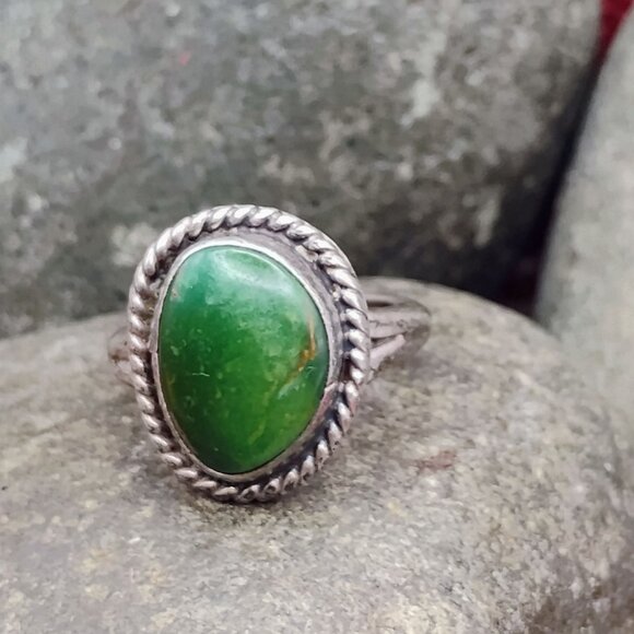 Vintage Navajo Old Pawn Green Turquoise Sterling Silver Ring Size 4.75 - Picture 2 of 9